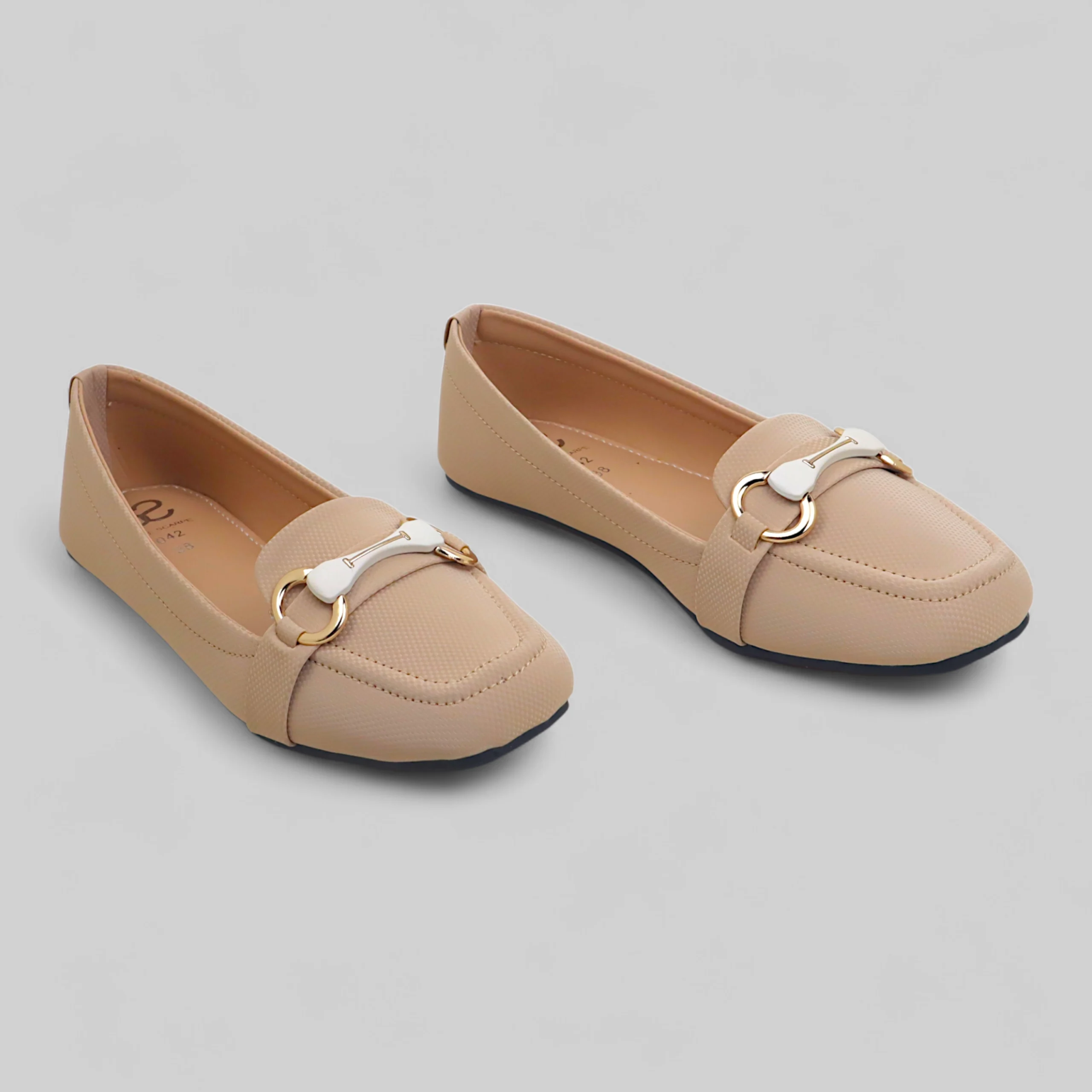 Cream Classic Court Shoe - Image 5